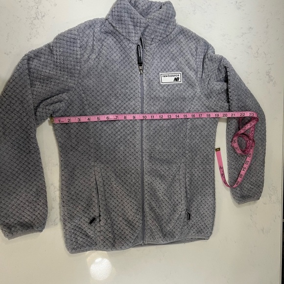 New Balance Gray Teddy Jacket Soft Quilted Design - Picture 13 of 13